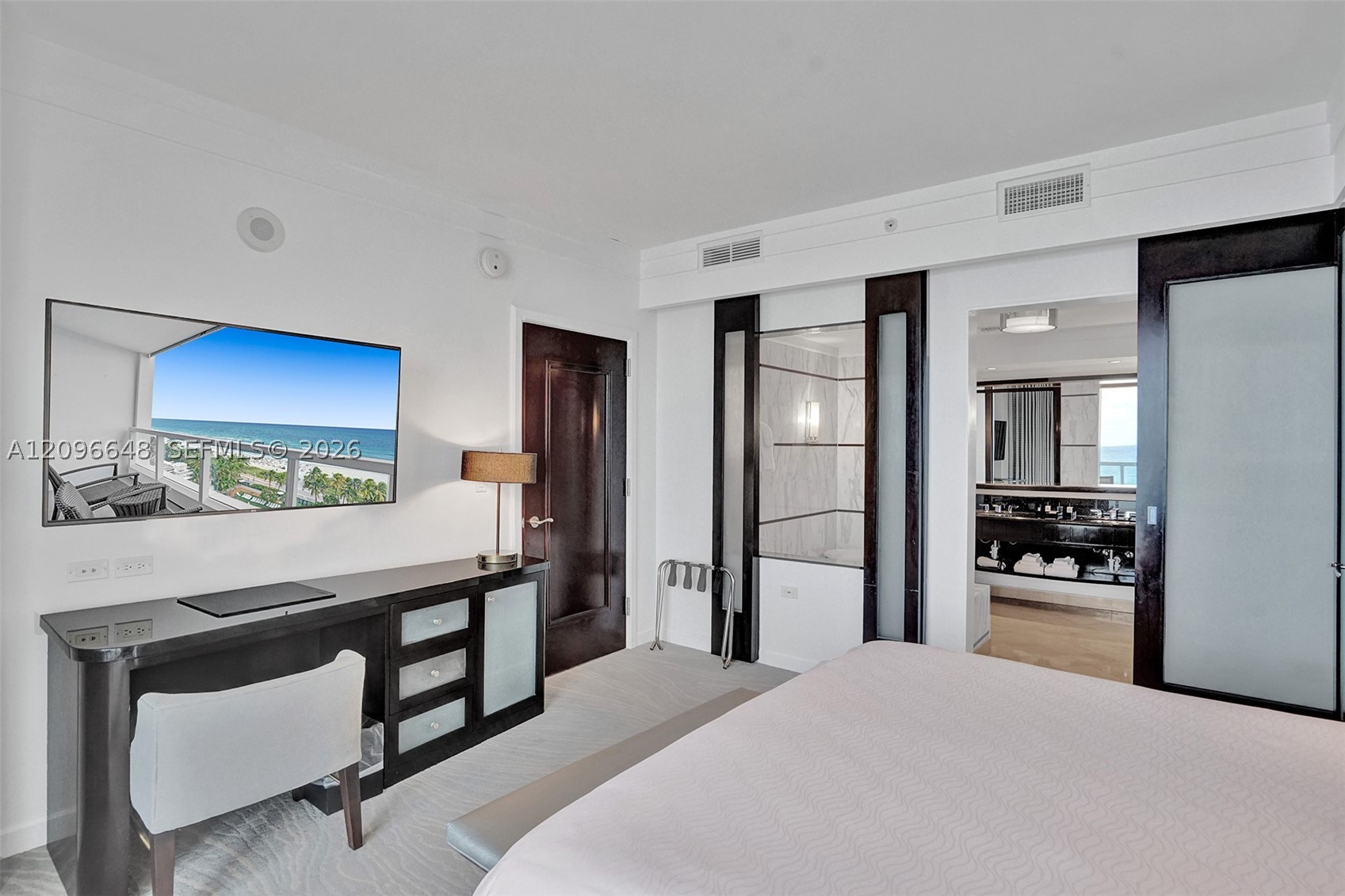 4391 Collins Ave #913/914, Miami Beach FL 33140