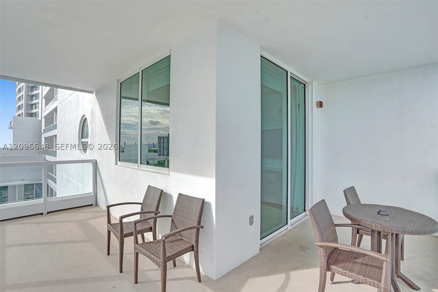 4391 Collins Ave #913/914, Miami Beach FL 33140