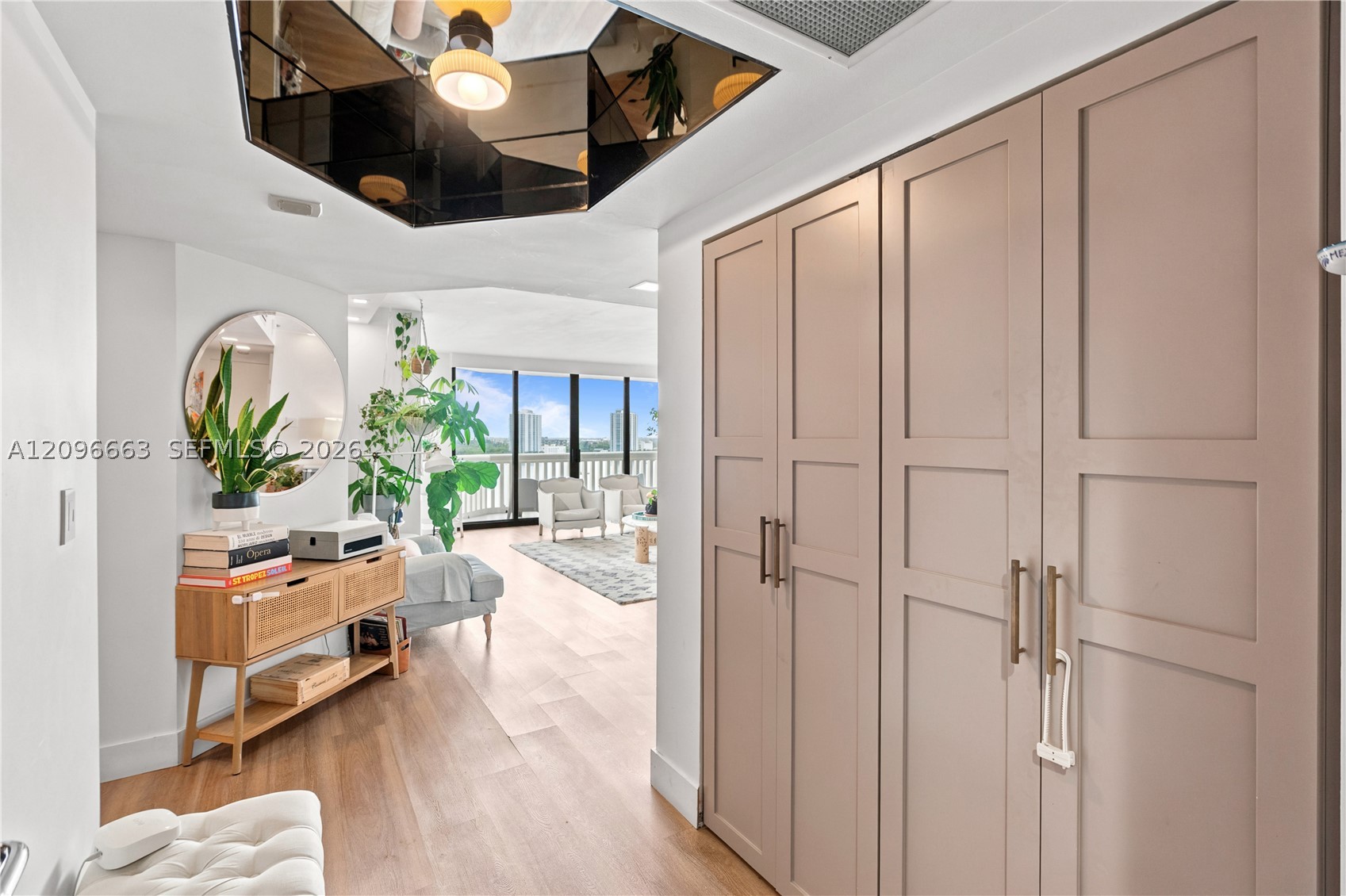 1000 E Island Blvd #1402, Aventura FL 33160