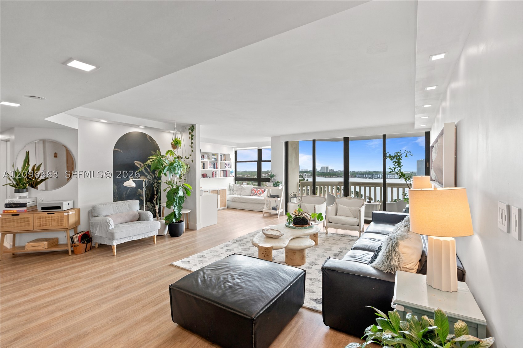 1000 E Island Blvd #1402, Aventura FL 33160