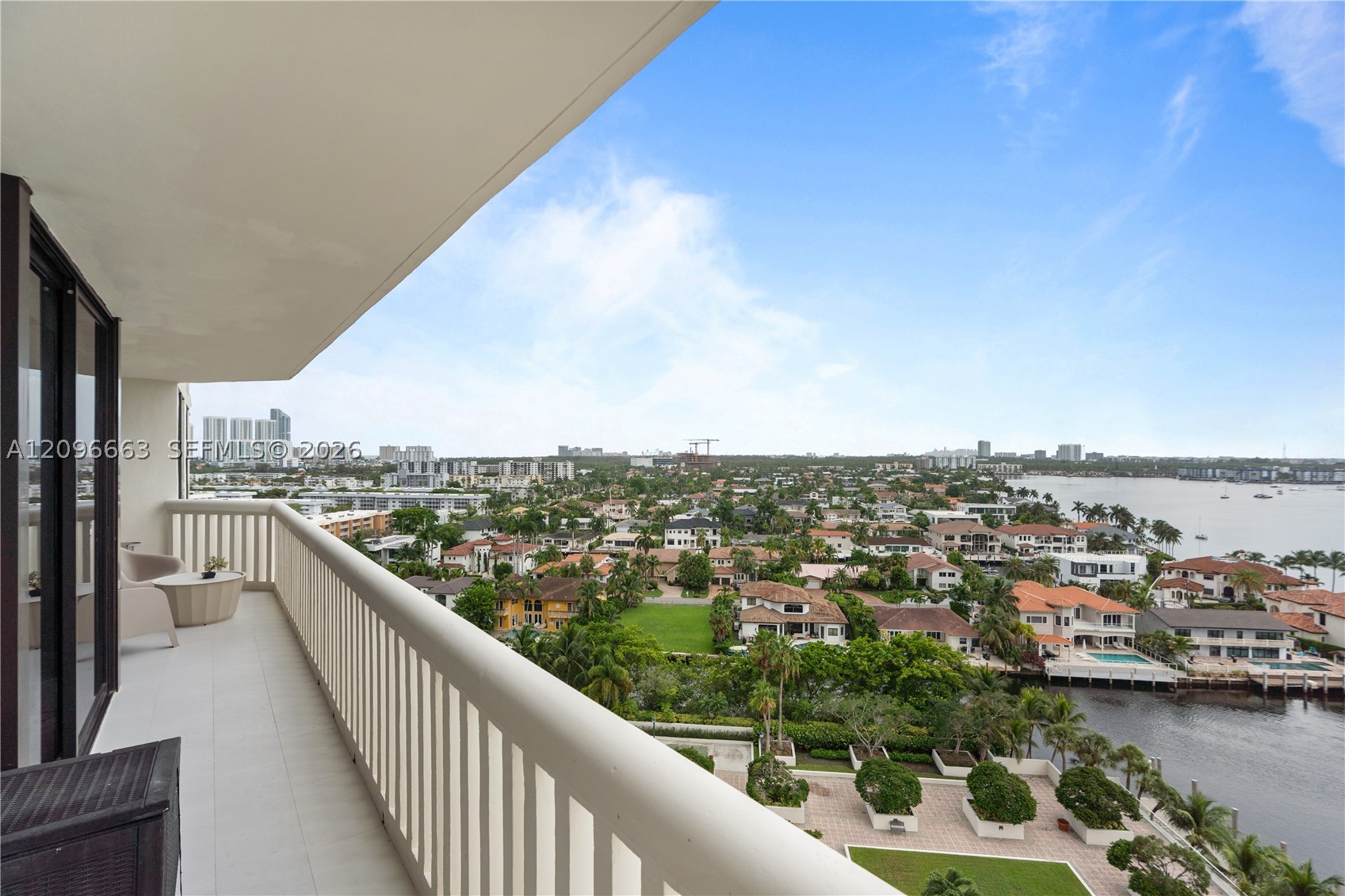 1000 E Island Blvd #1402, Aventura FL 33160