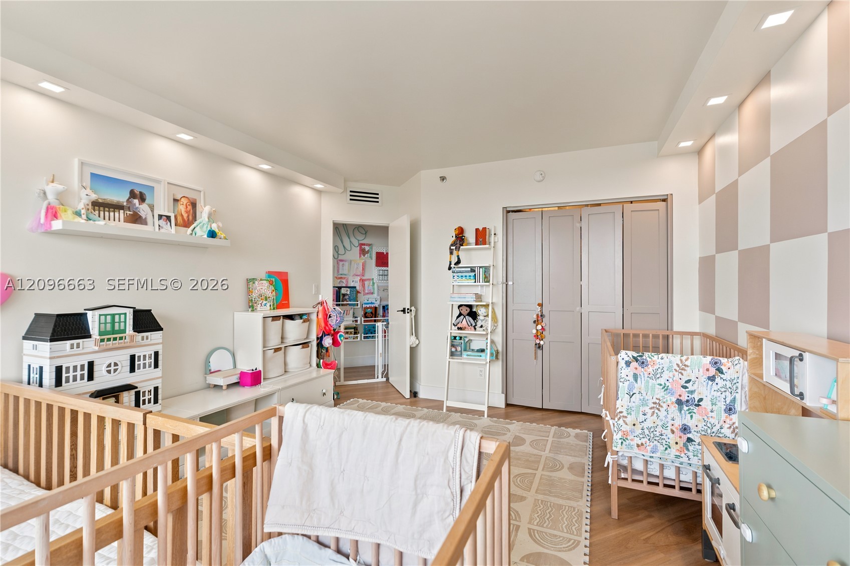 1000 E Island Blvd #1402, Aventura FL 33160