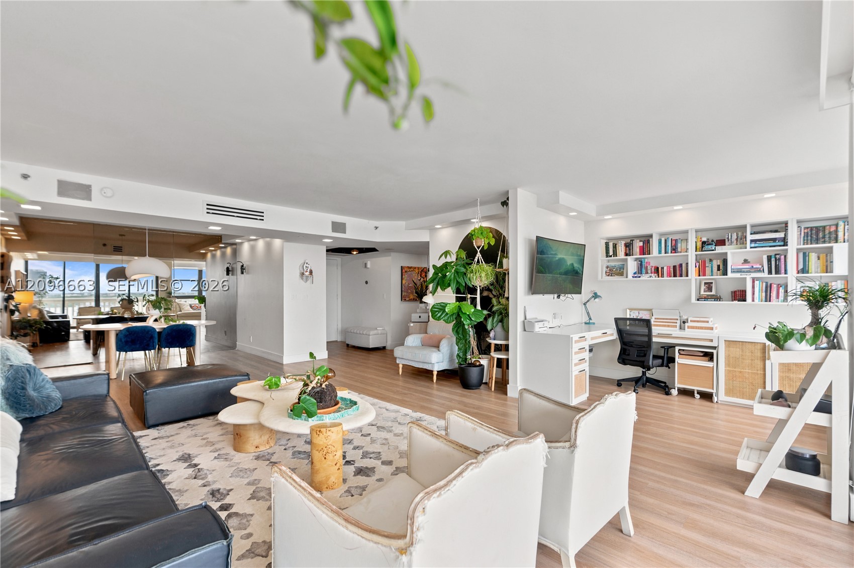 1000 E Island Blvd #1402, Aventura FL 33160
