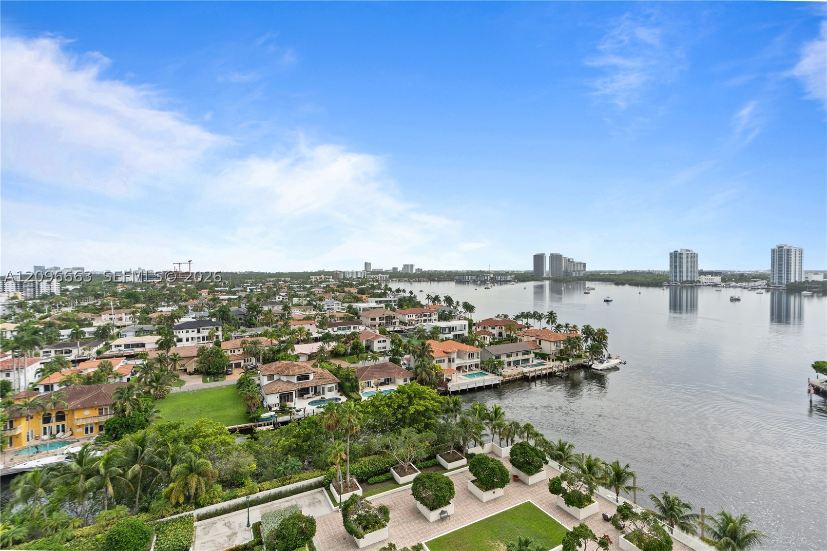 1000 E Island Blvd #1402, Aventura FL 33160