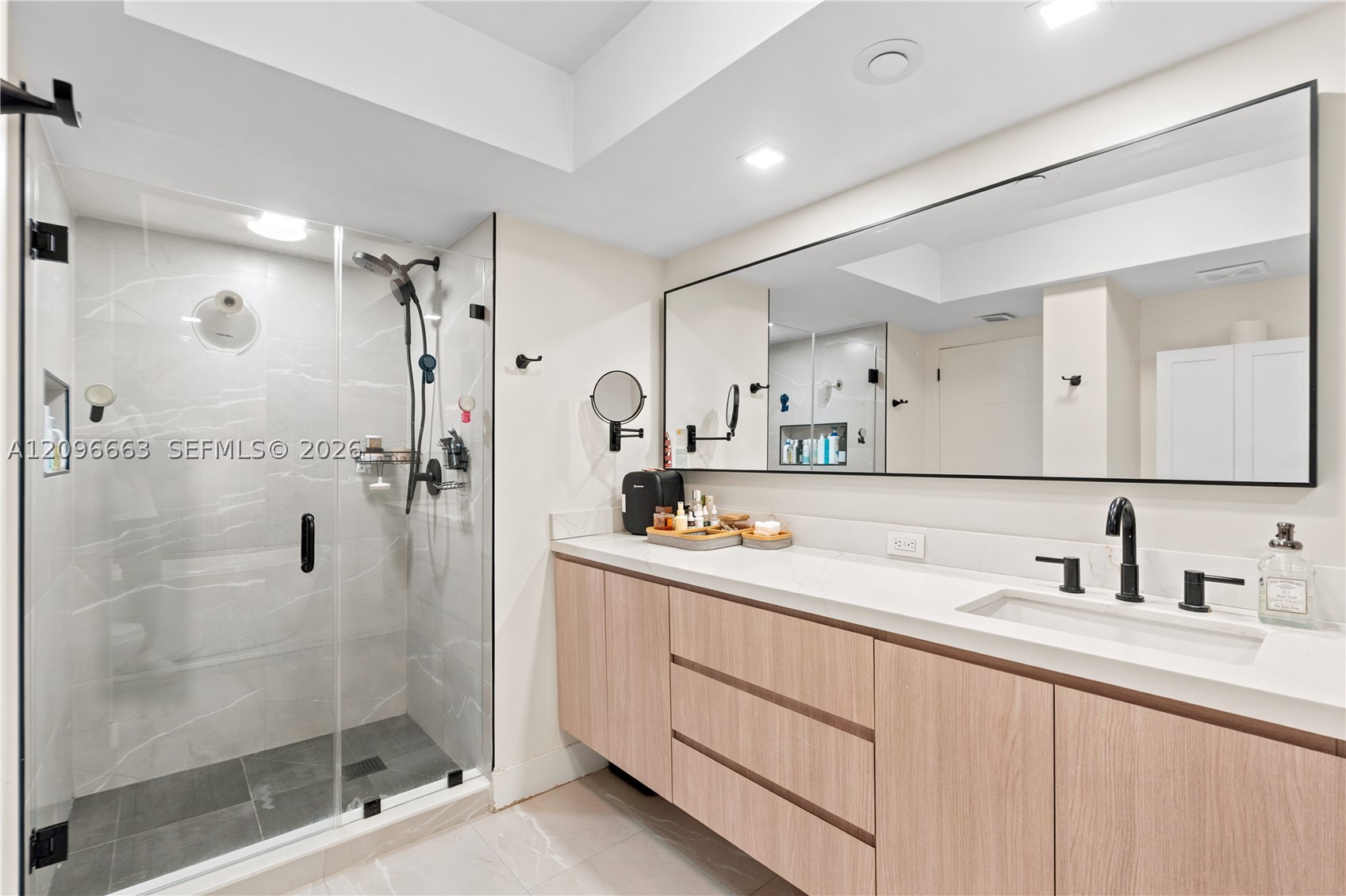 1000 E Island Blvd #1402, Aventura FL 33160