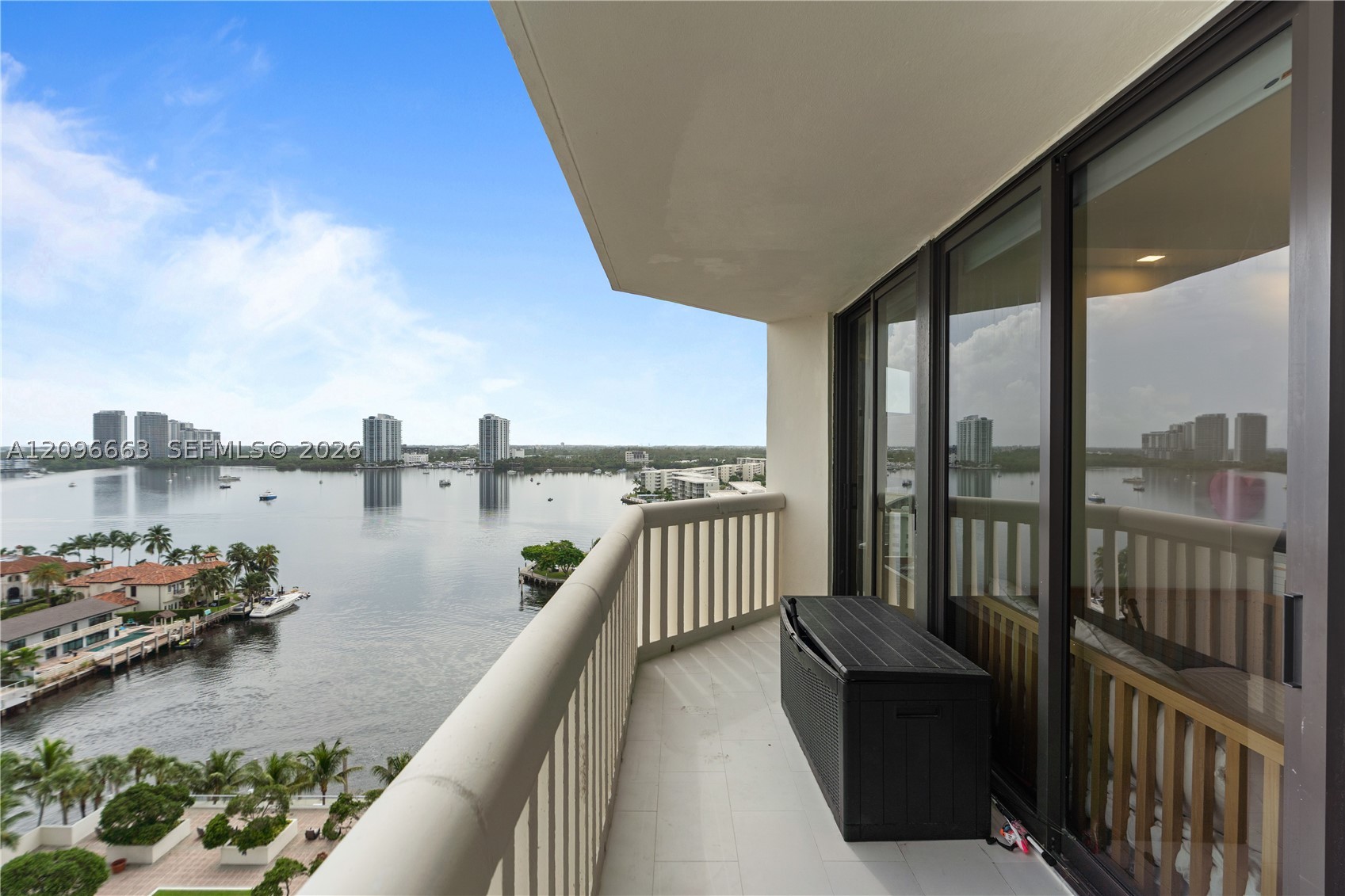 1000 E Island Blvd #1402, Aventura FL 33160