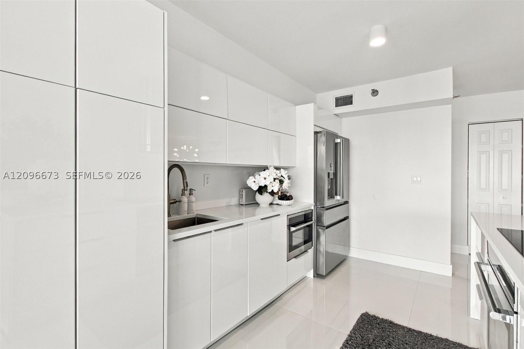 19101 NE 36th Ct #2811, Aventura FL 33180