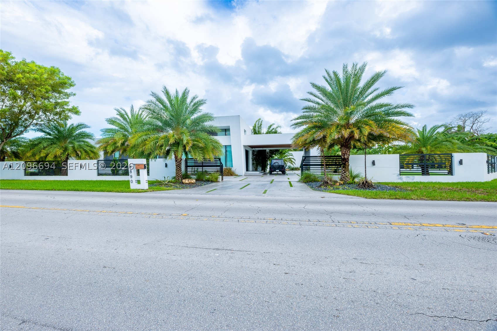 9890 SW 64th St, Miami FL 33173