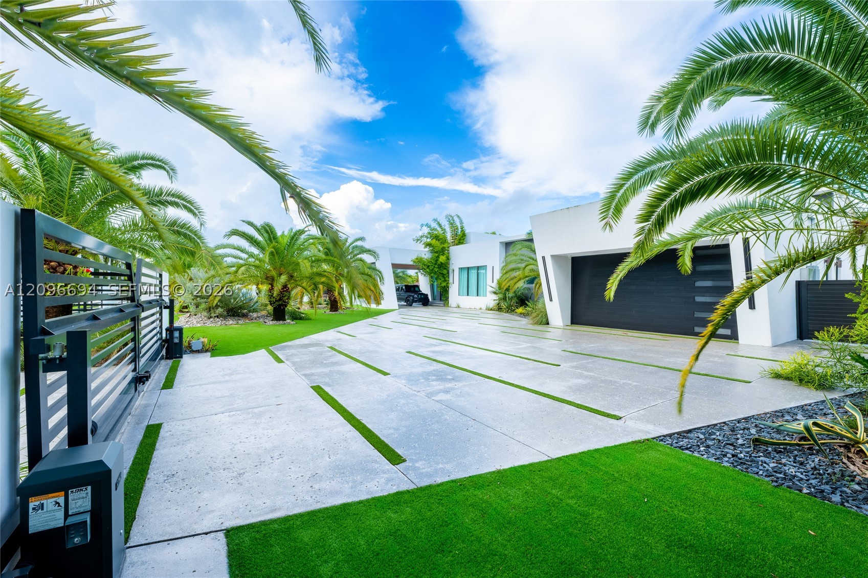 9890 SW 64th St, Miami FL 33173