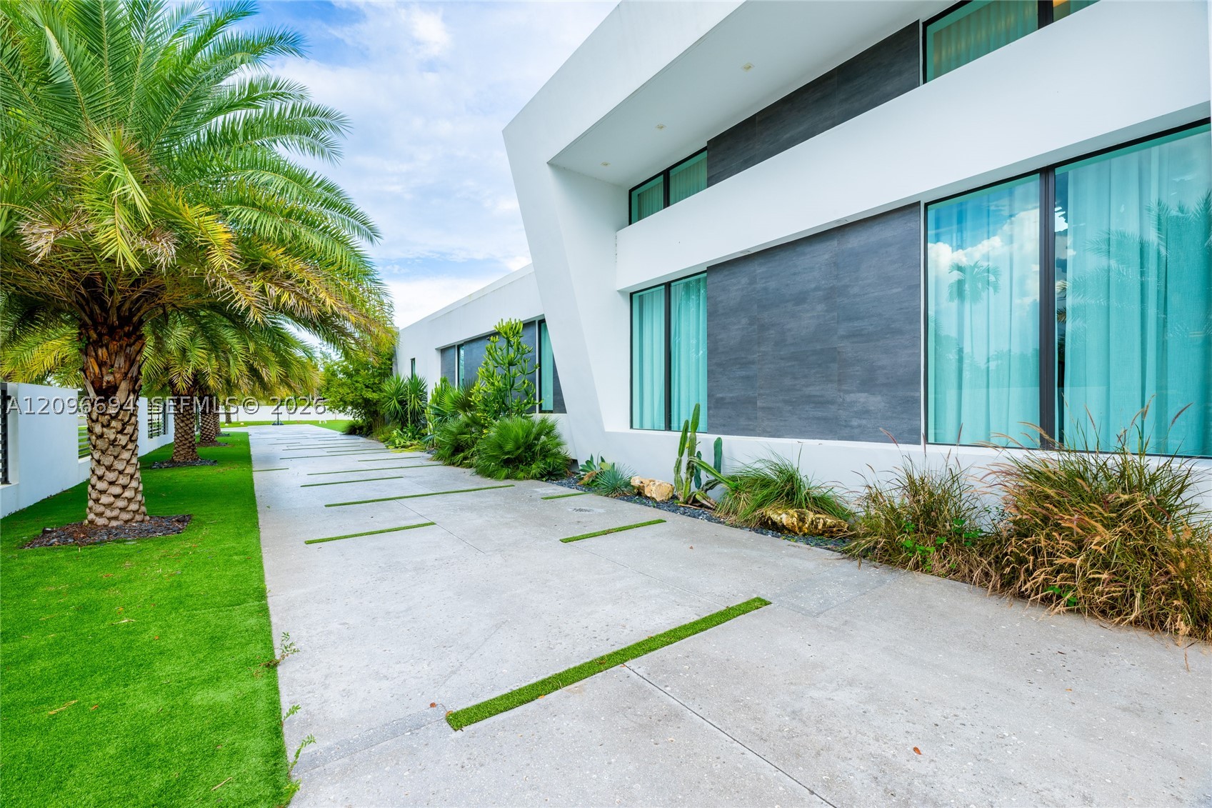 9890 SW 64th St, Miami FL 33173