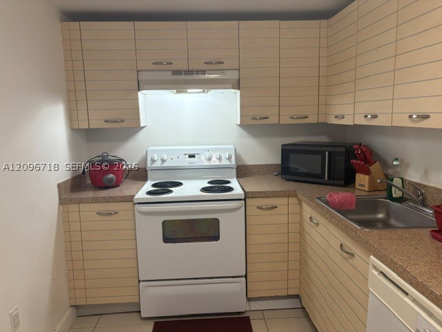 2217 NW 7th St #1202, Miami FL 33125