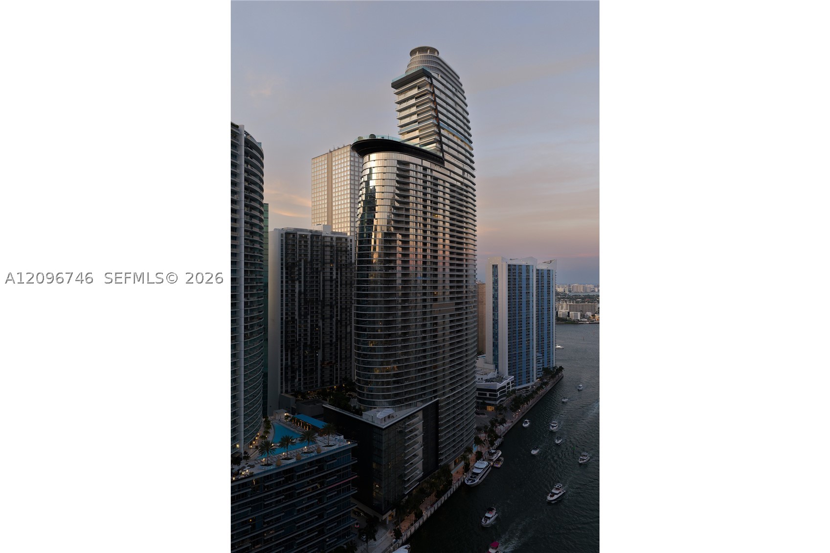300 S Biscayne Blvd Way #2107, Miami FL 33131