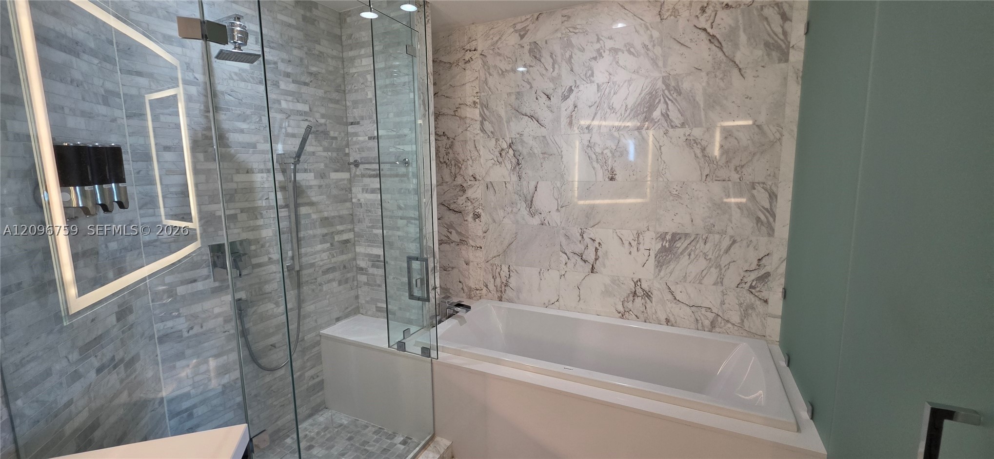 851 NE 1st Ave #2104, Miami FL 33132