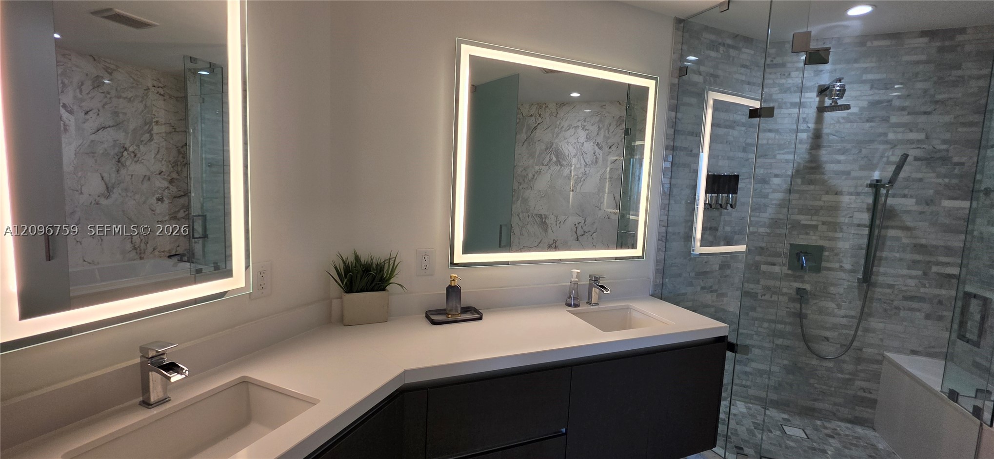 851 NE 1st Ave #2104, Miami FL 33132