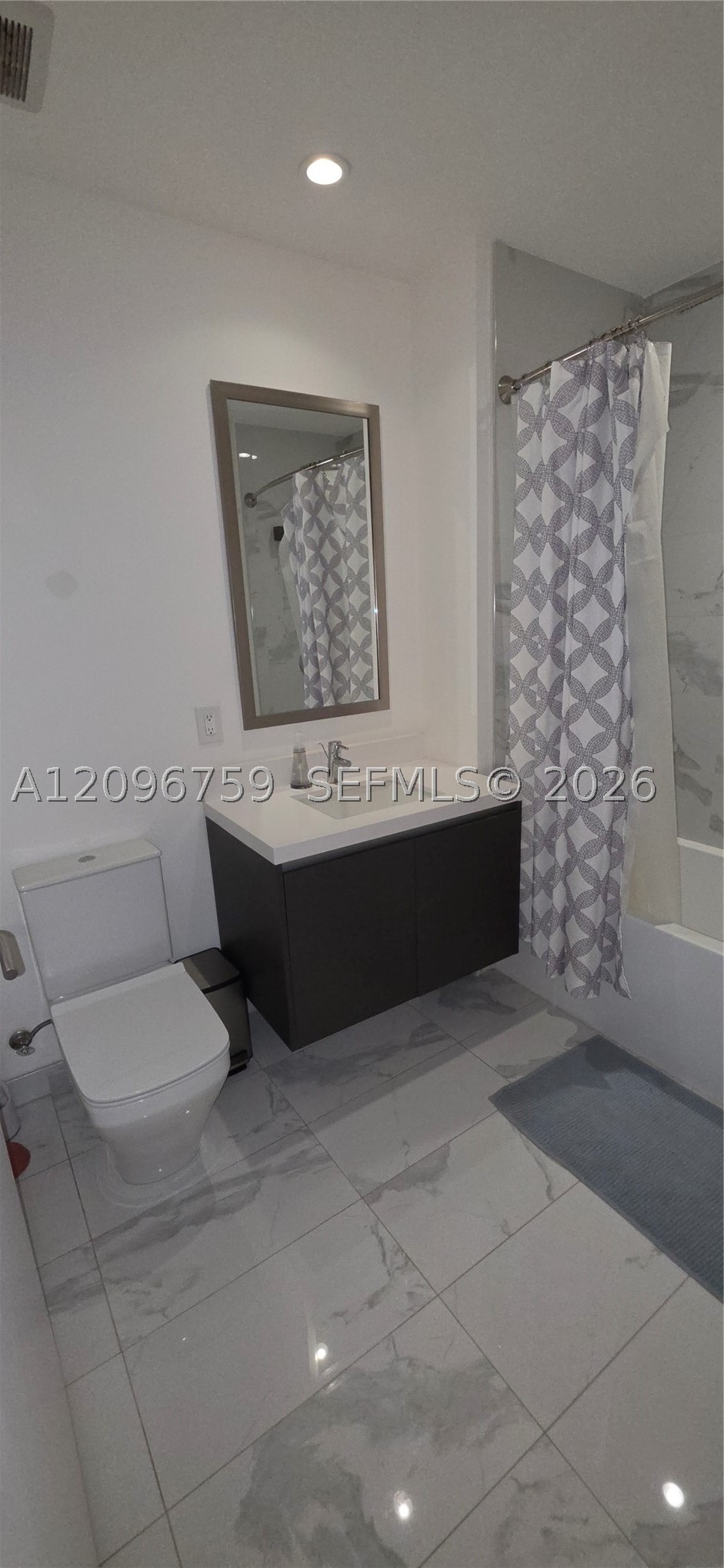 851 NE 1st Ave #2104, Miami FL 33132