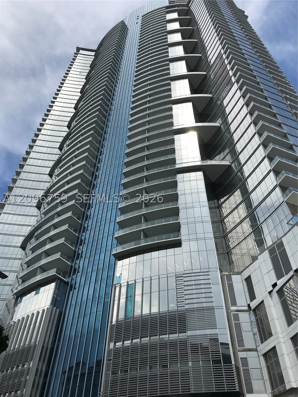 851 NE 1st Ave #2104, Miami FL 33132