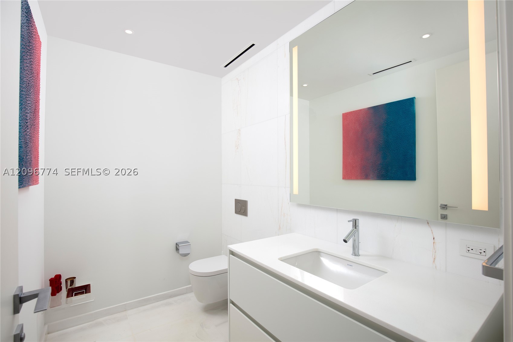300 S Biscayne Blvd Way #2107, Miami FL 33131