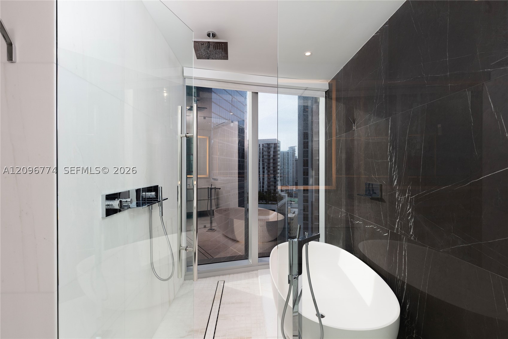 300 S Biscayne Blvd Way #2107, Miami FL 33131