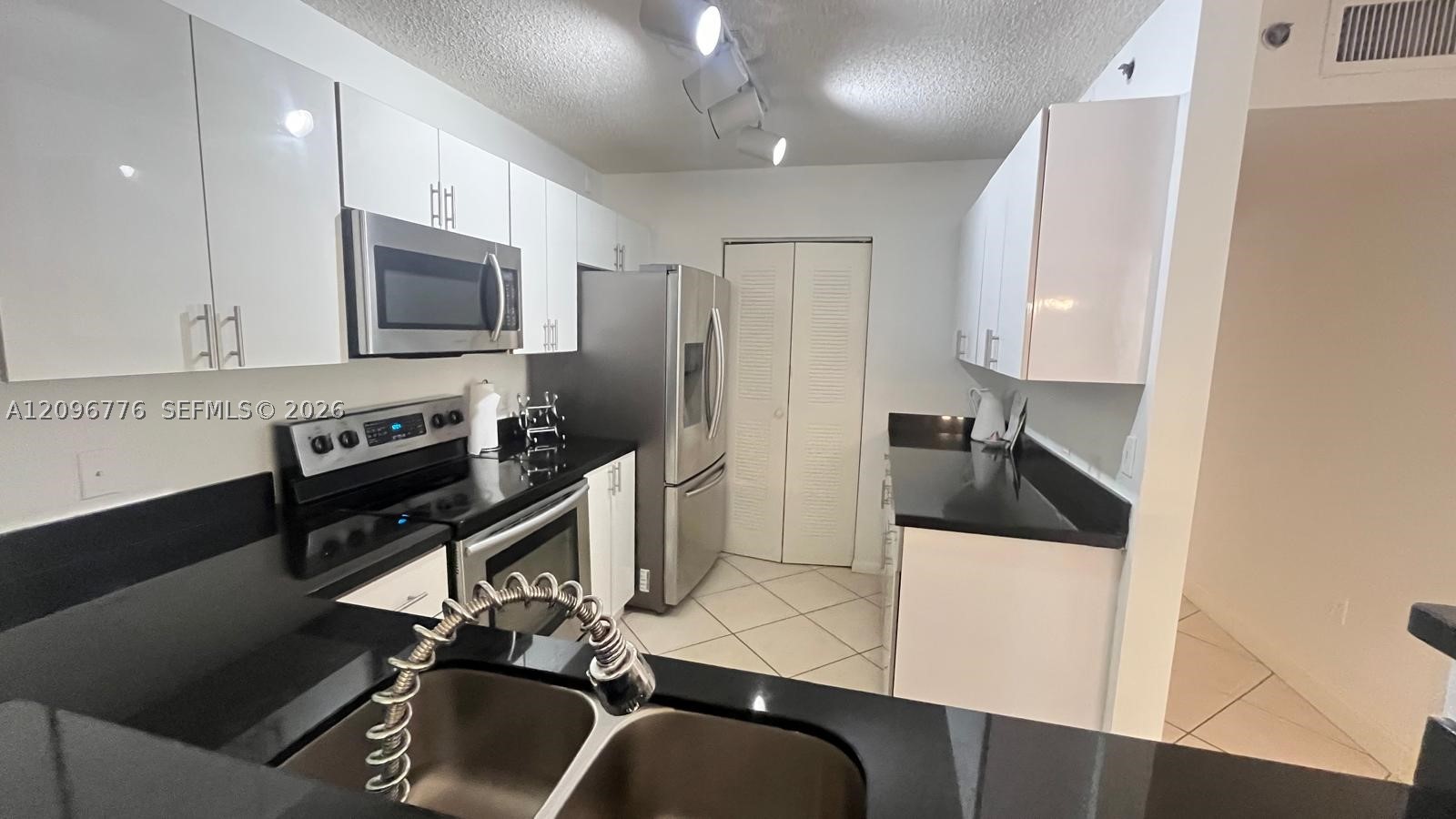 19801 E Country Club Dr #4302, Aventura FL 33180