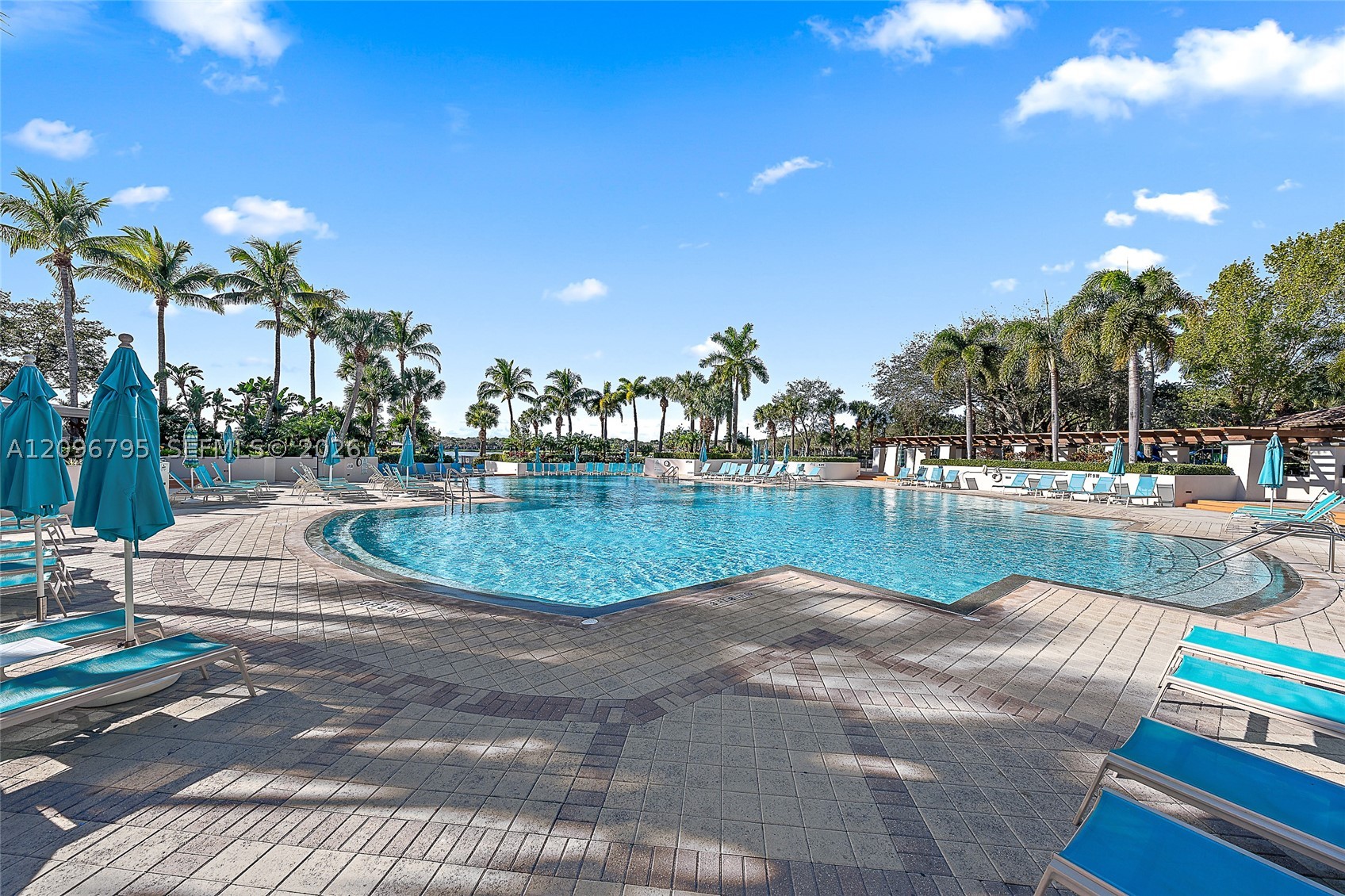 39 Stoney Dr, Palm Beach Gardens FL 33410