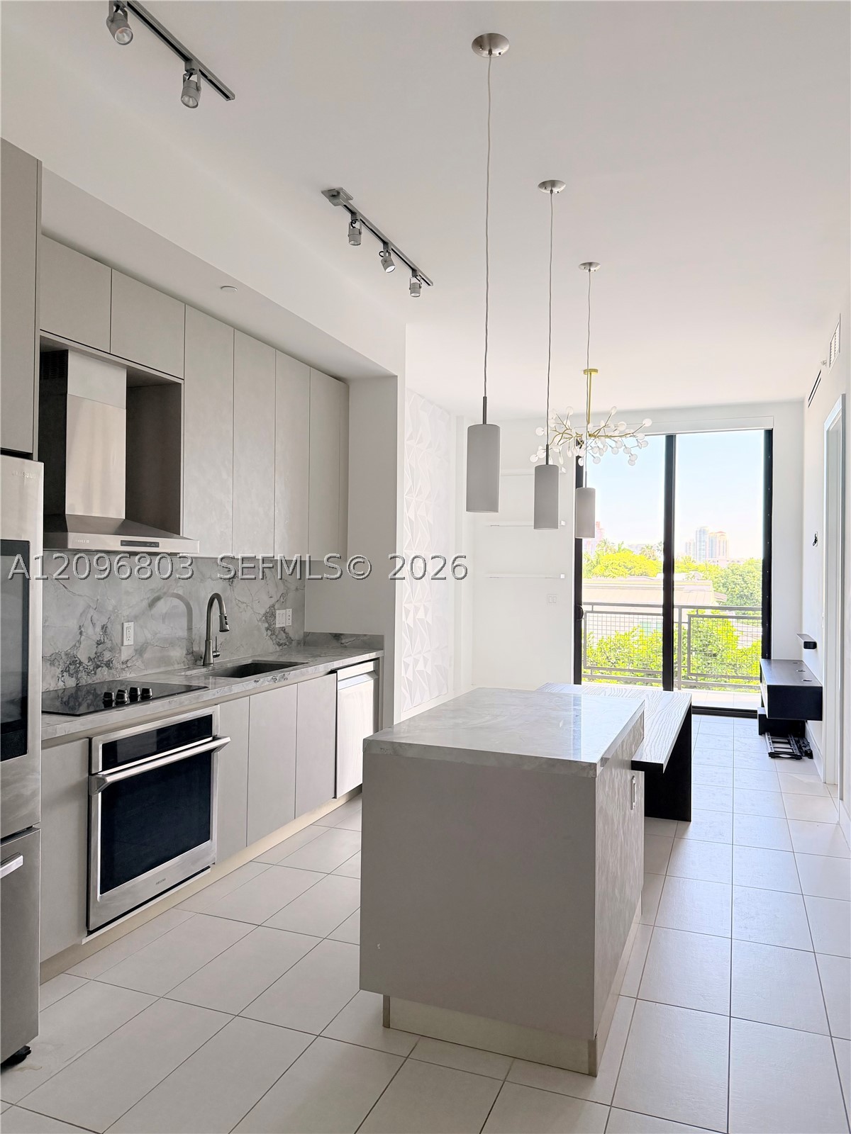 1030 15th St #316, Miami Beach FL 33139