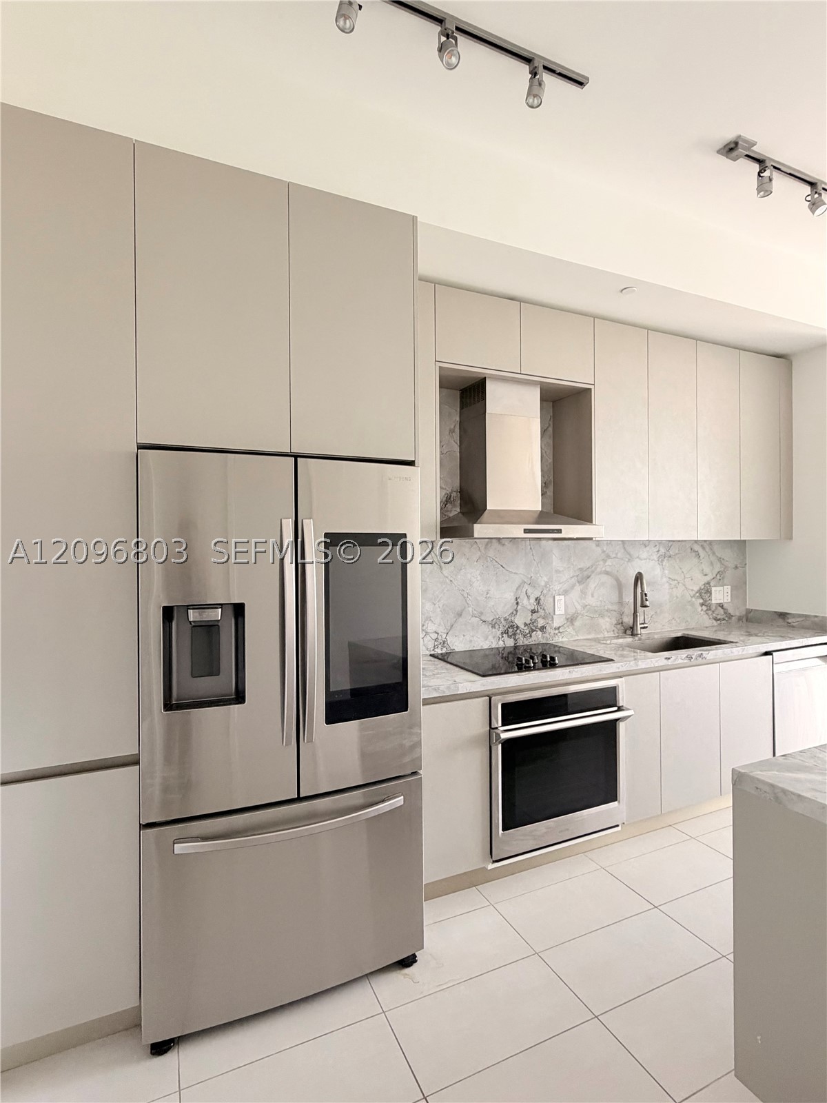 1030 15th St #316, Miami Beach FL 33139