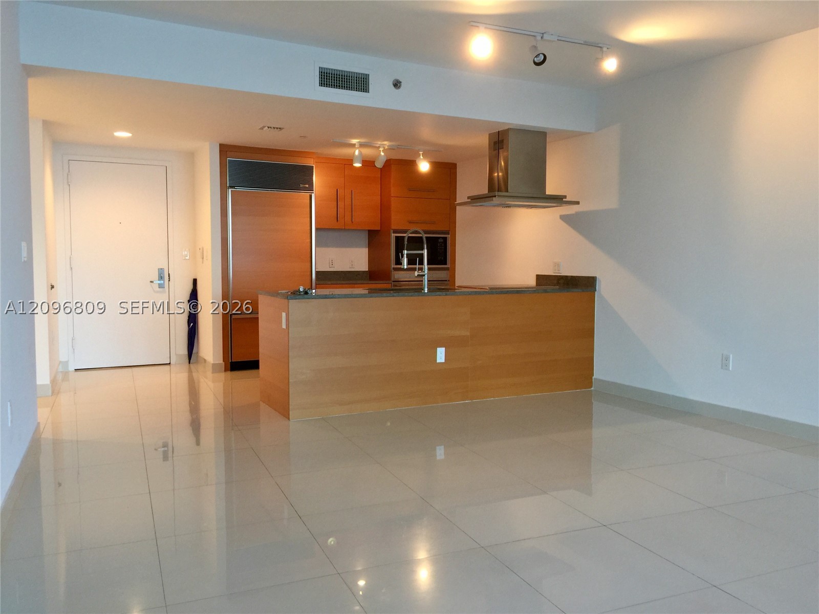 465 Brickell Ave #617, Miami FL 33131