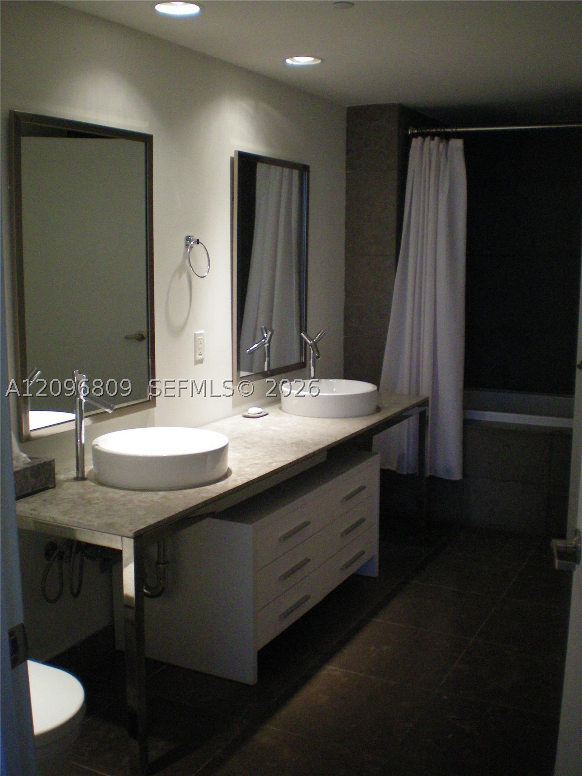 465 Brickell Ave #617, Miami FL 33131