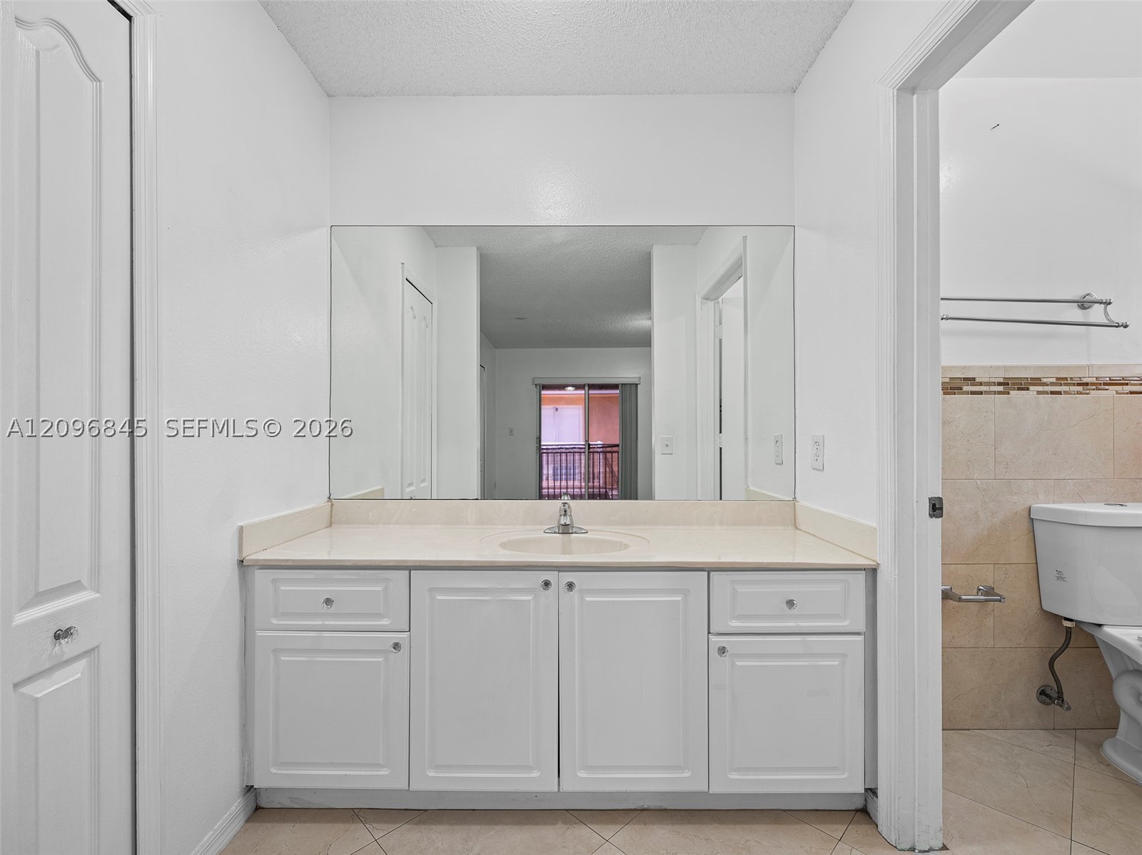 Hialeah FL 33016 - A12096845