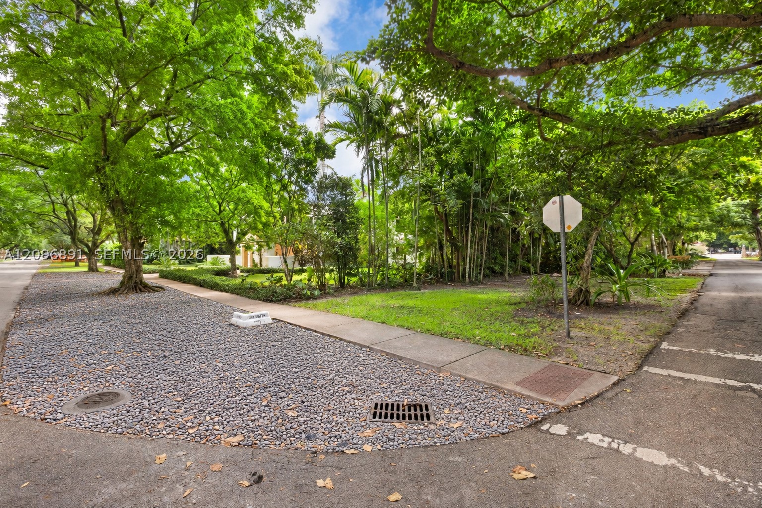 1140 Asturia Ave, Coral Gables FL 33134