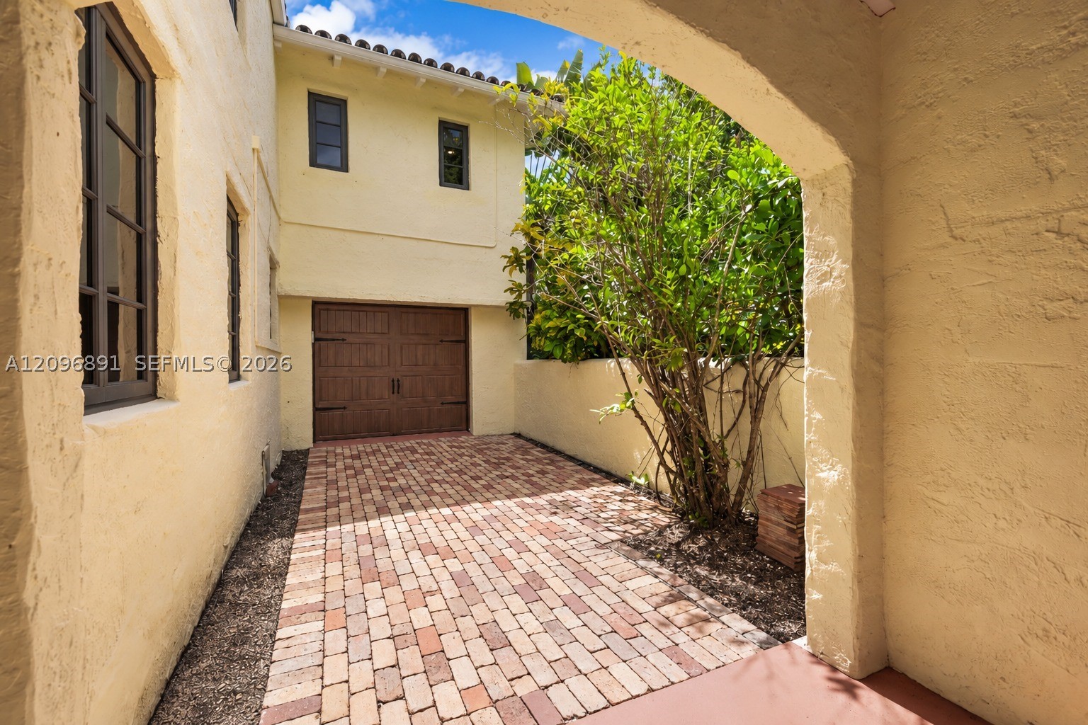 1140 Asturia Ave, Coral Gables FL 33134