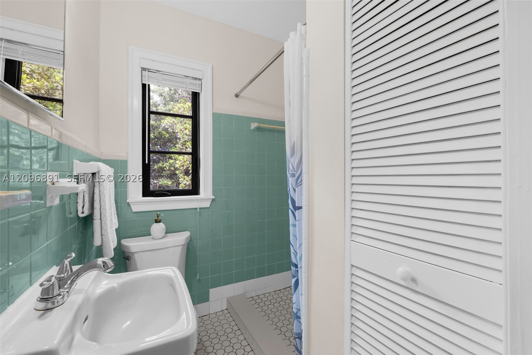 1140 Asturia Ave, Coral Gables FL 33134