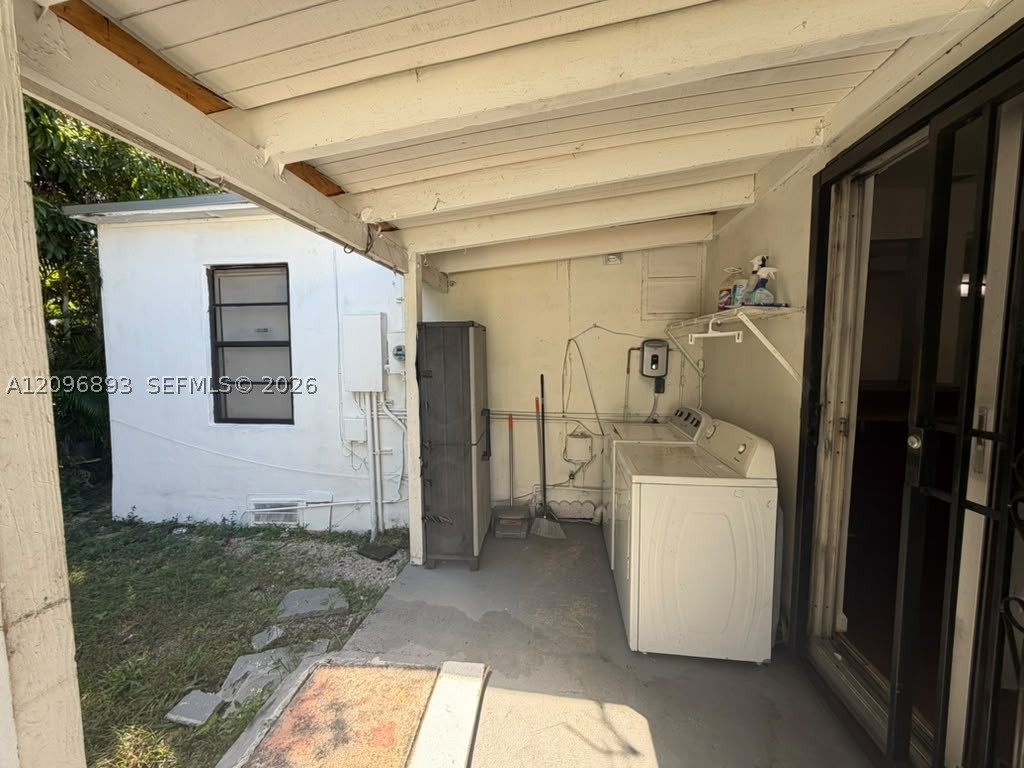 6871 SW 37th St #B, Miami FL 33155