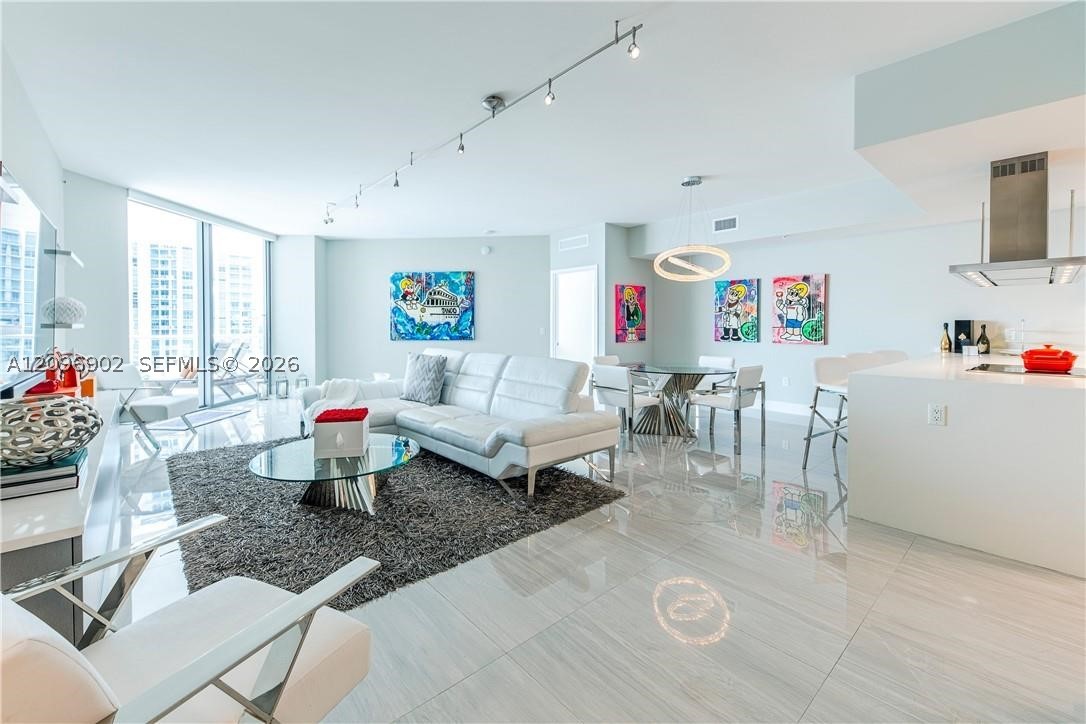 17301 Biscayne Blvd #703, North Miami Beach FL 33160
