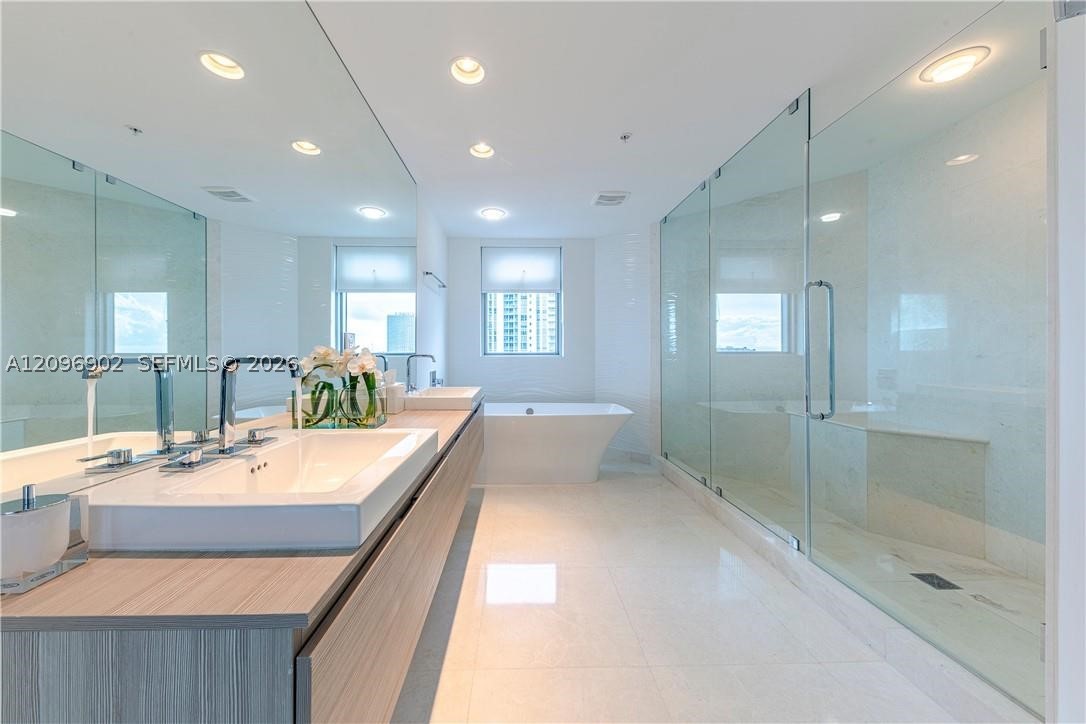 17301 Biscayne Blvd #703, North Miami Beach FL 33160