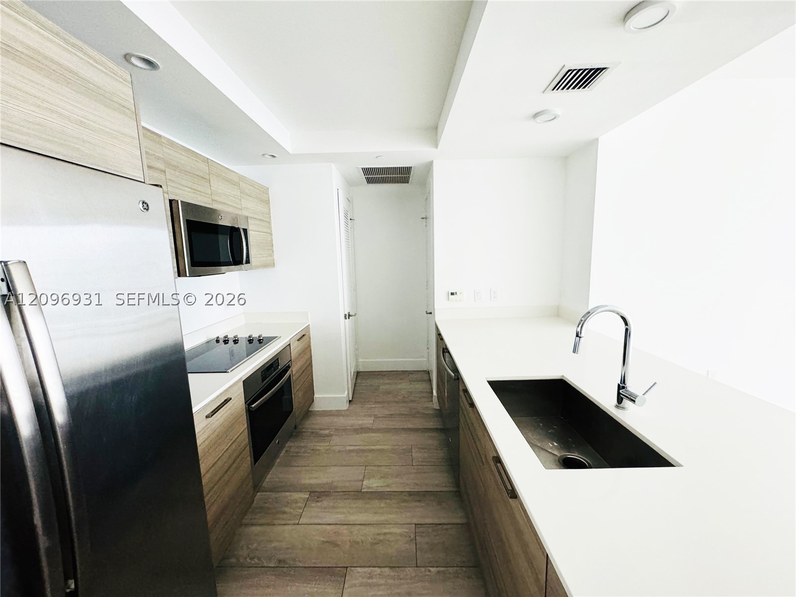 121 NE 34th St #2302, Miami FL 33137