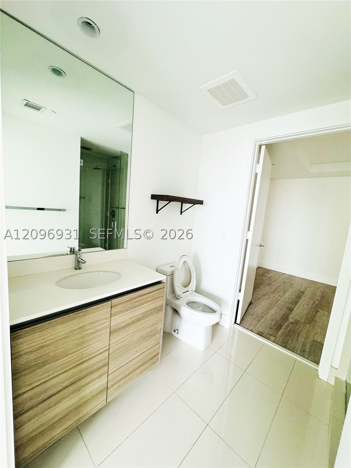 121 NE 34th St #2302, Miami FL 33137