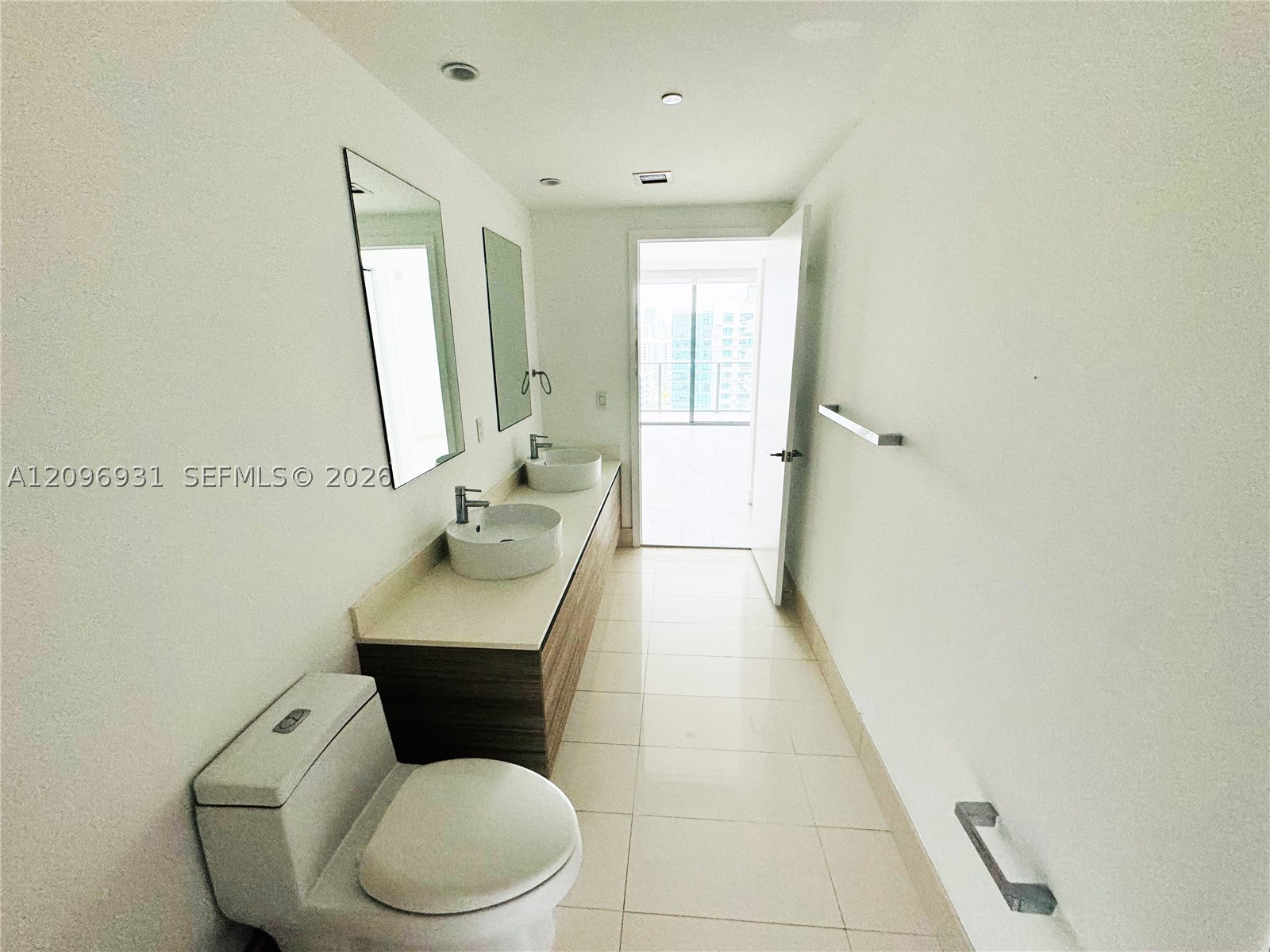 121 NE 34th St #2302, Miami FL 33137