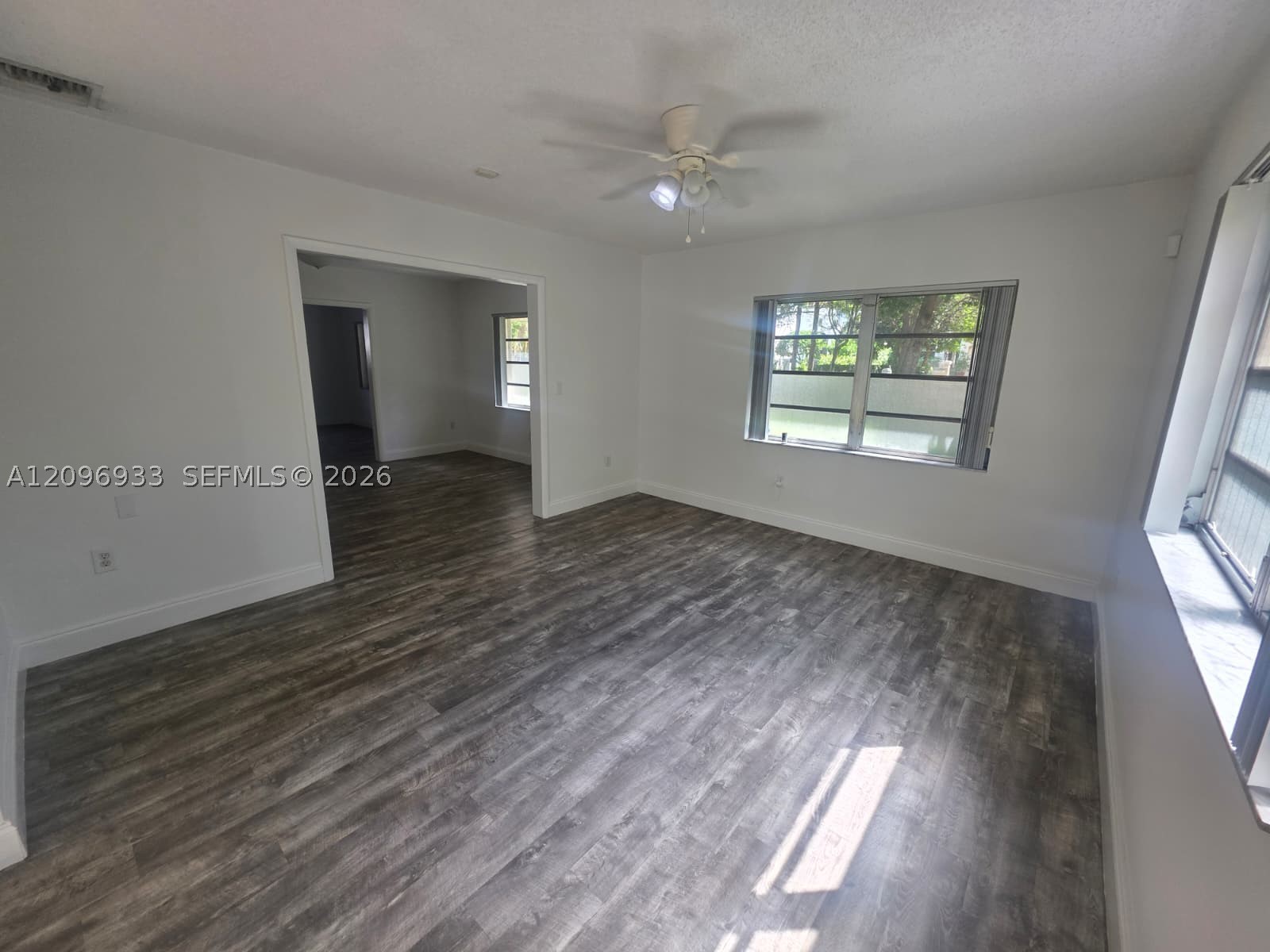 5869 SW 34th St, Miami FL 33155