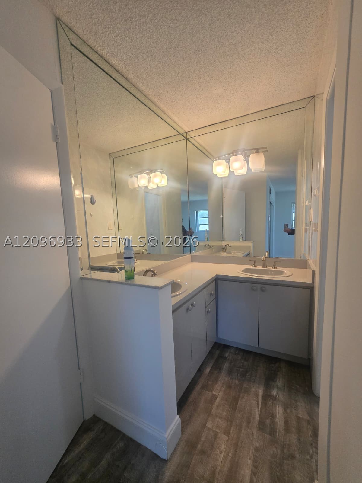 5869 SW 34th St, Miami FL 33155