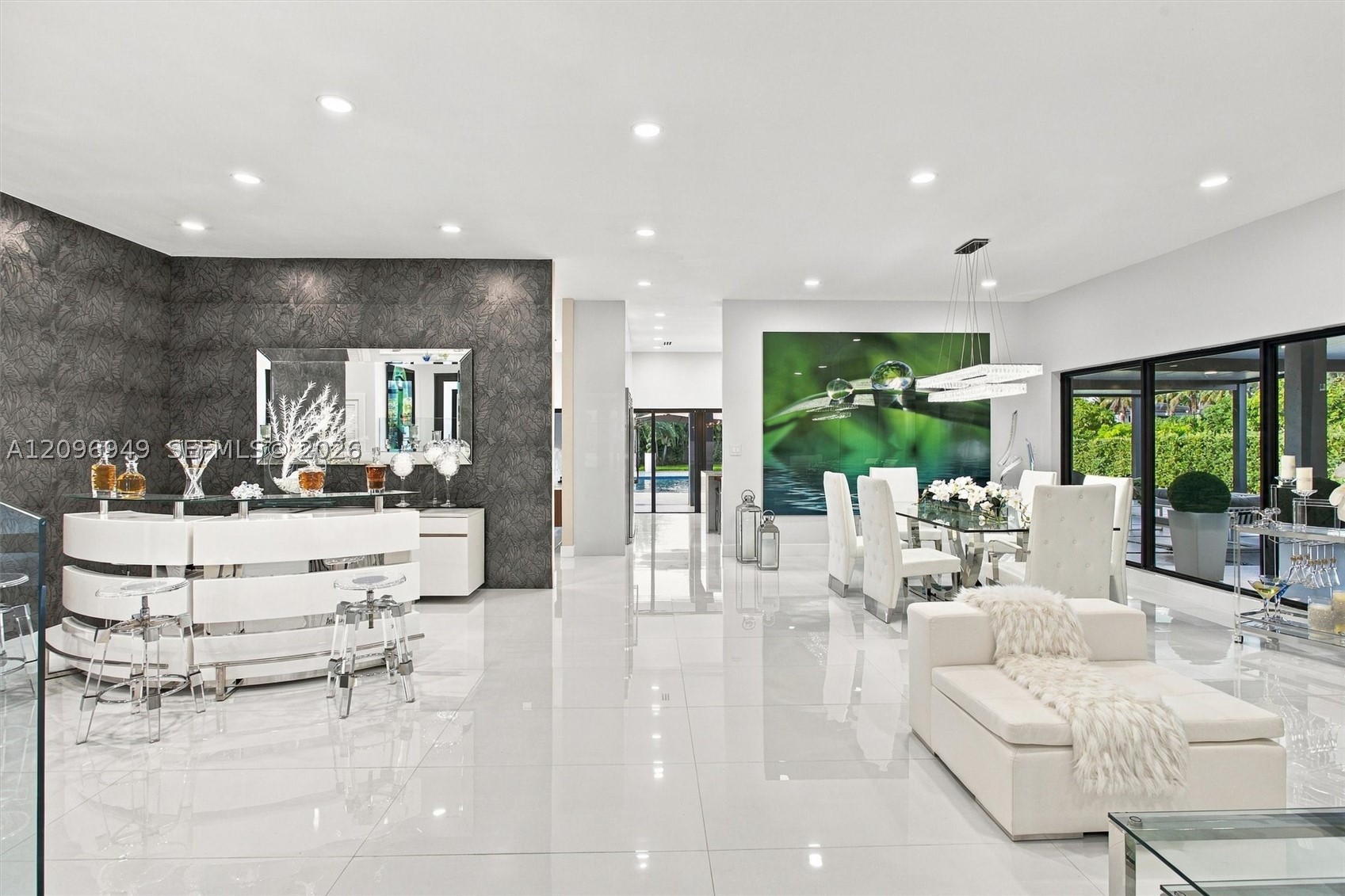 9995 NW 131st St, Hialeah Gardens FL 33018