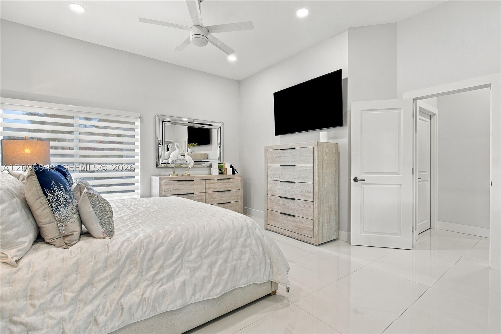 9995 NW 131st St, Hialeah Gardens FL 33018