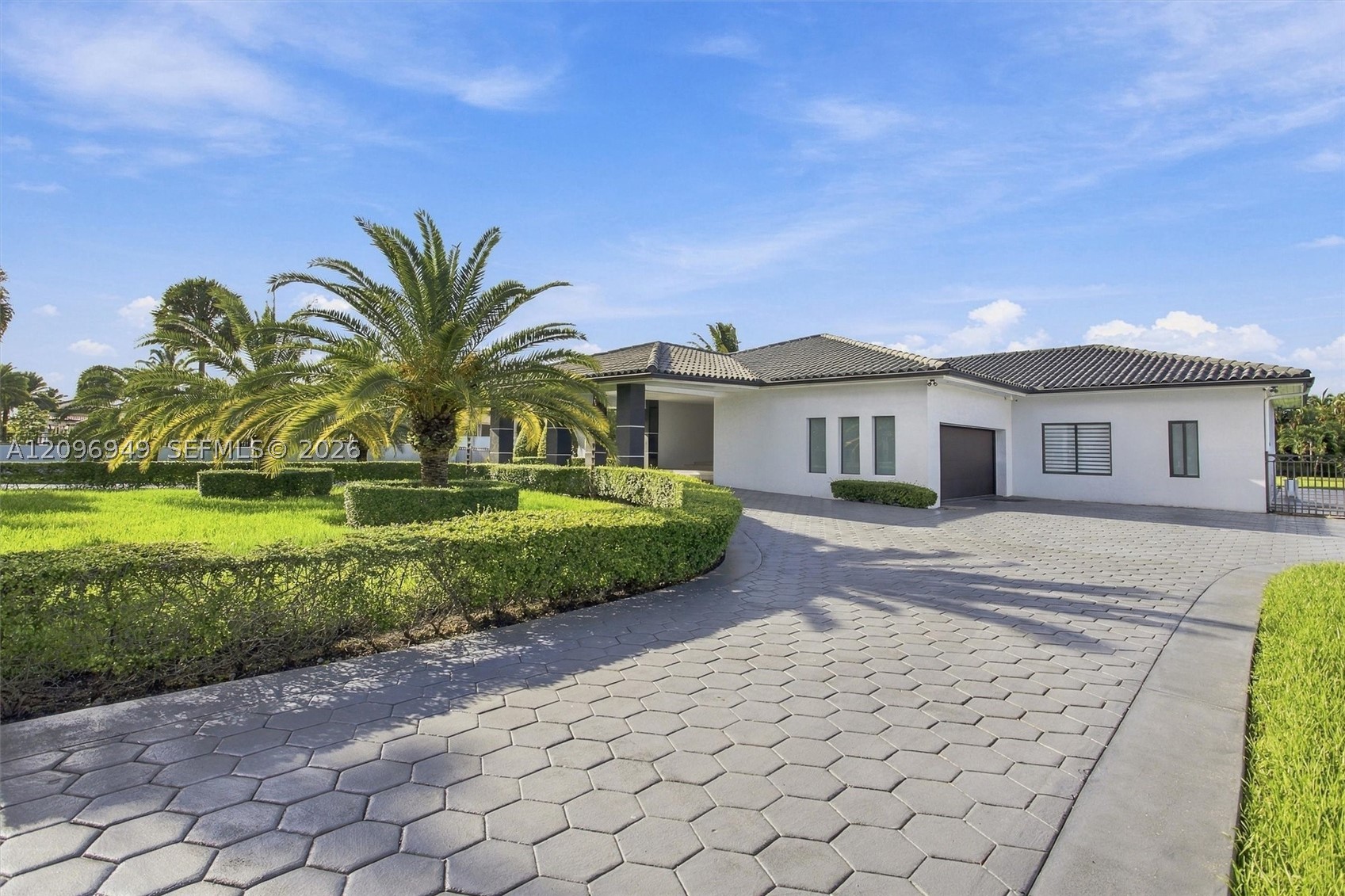 9995 NW 131st St, Hialeah Gardens FL 33018