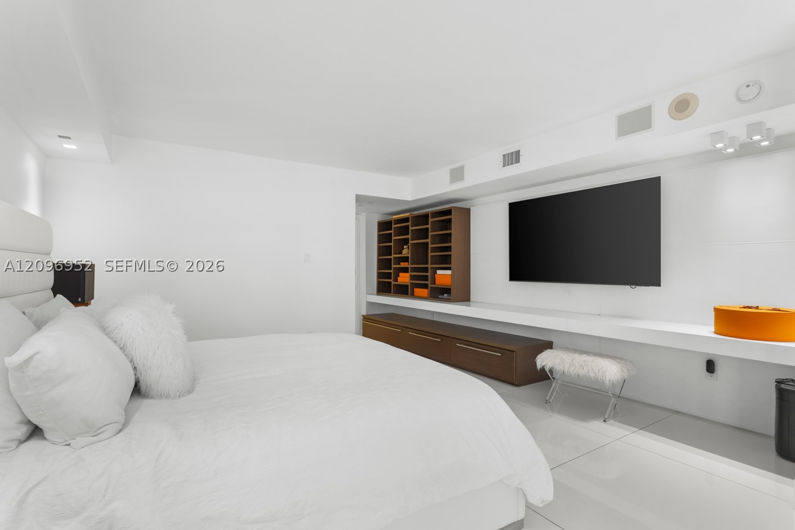 10155 Collins Avenue #1210, Bal Harbour FL 33154
