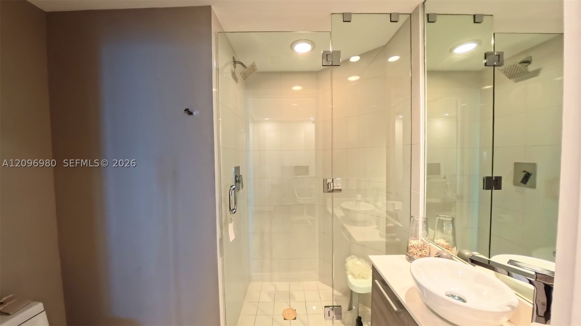 650 NE 32nd St #3707, Miami FL 33137