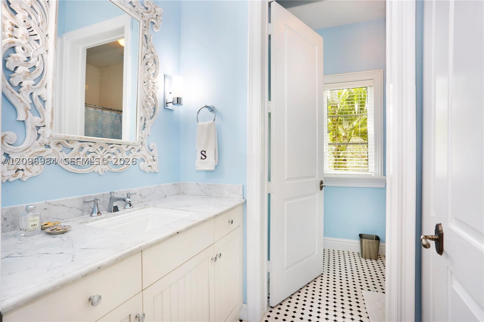 10195 SW 75th Pl, Pinecrest FL 33156