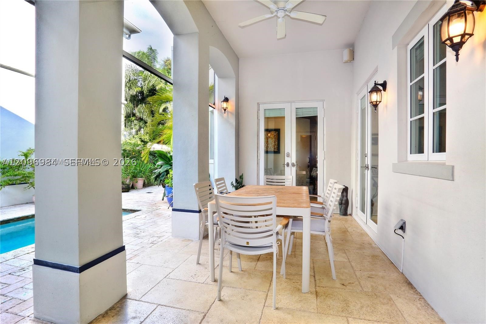 10195 SW 75th Pl, Pinecrest FL 33156