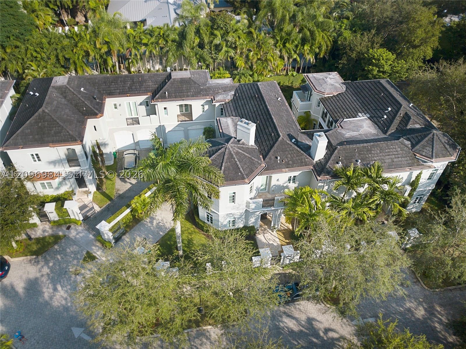 10195 SW 75th Pl, Pinecrest FL 33156