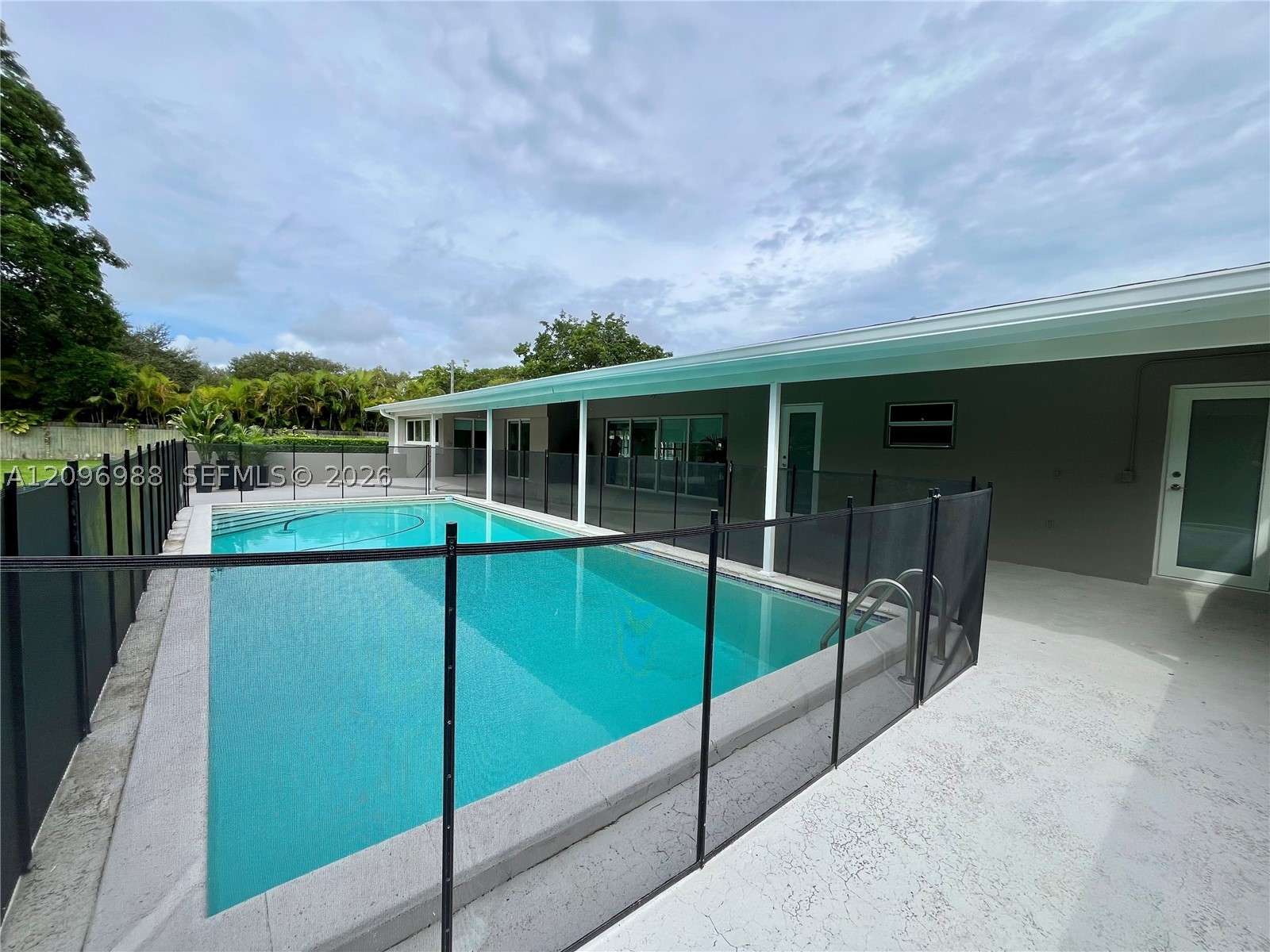 6800 SW 124th St, Pinecrest FL 33156