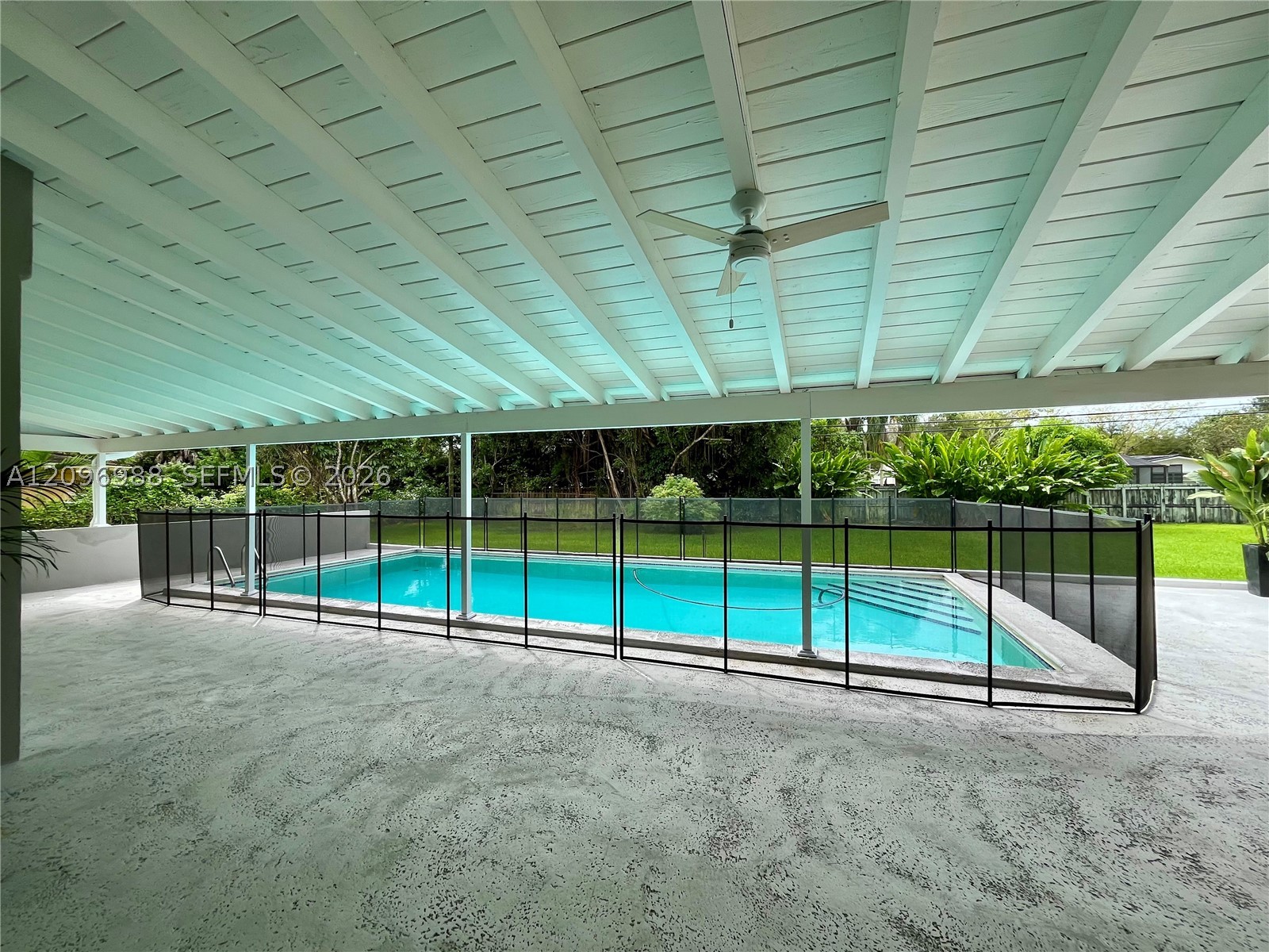 6800 SW 124th St, Pinecrest FL 33156